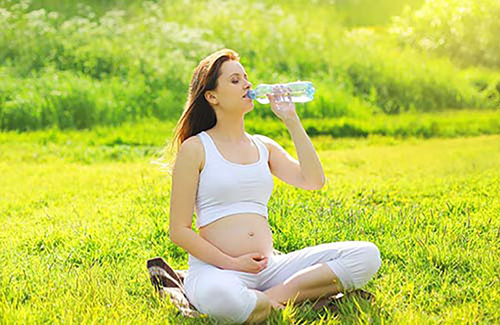 Tập luyện nhẹ nhàng giúp giảm thiểu ốm nghén mẹ bầu